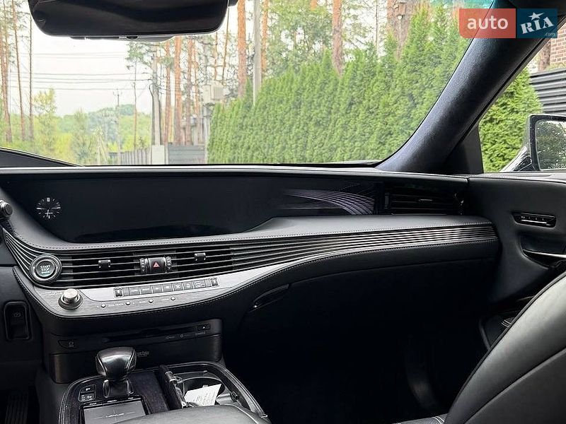 Седан Lexus LS 2018 в Киеве