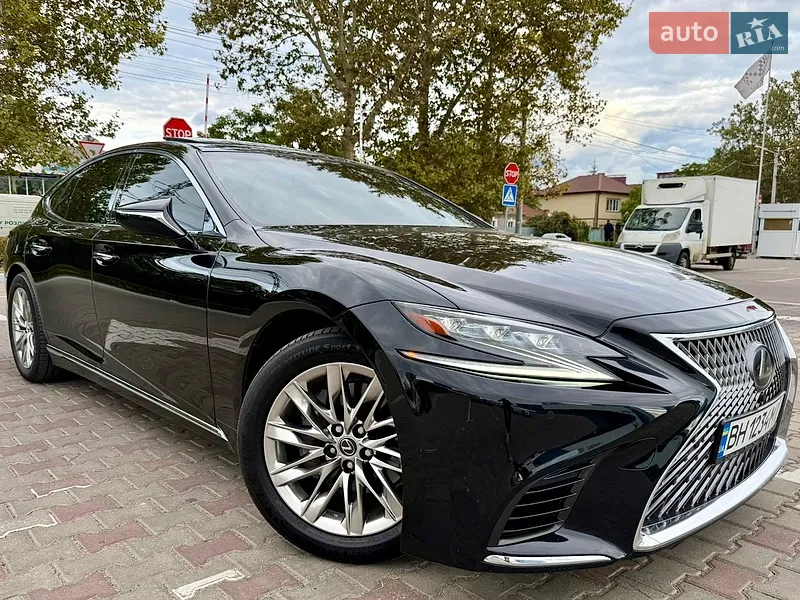 Lexus LS