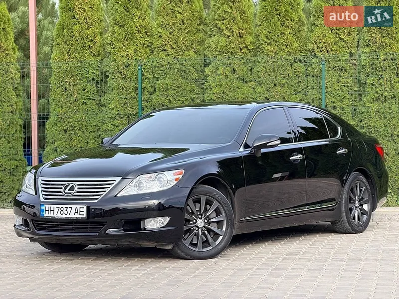Lexus LS
