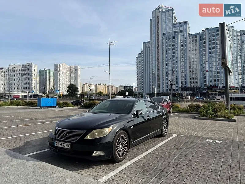 Lexus LS