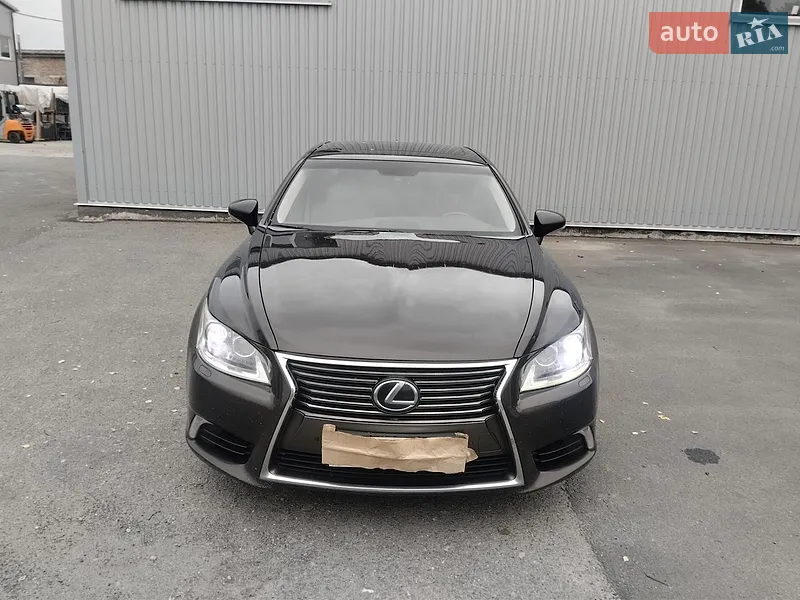 Lexus LS 2014