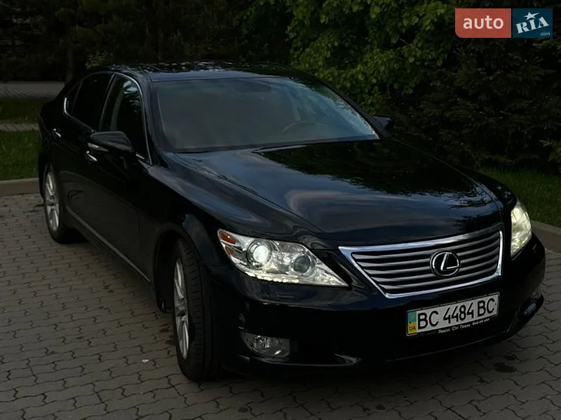 Lexus LS