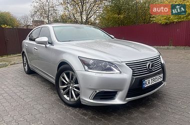 Седан Lexus LS 2013 в Львові