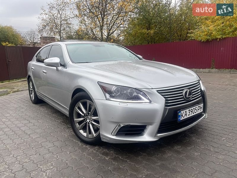 Седан Lexus LS 2013 в Львові