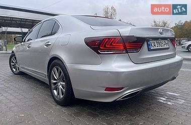 Седан Lexus LS 2013 в Львові