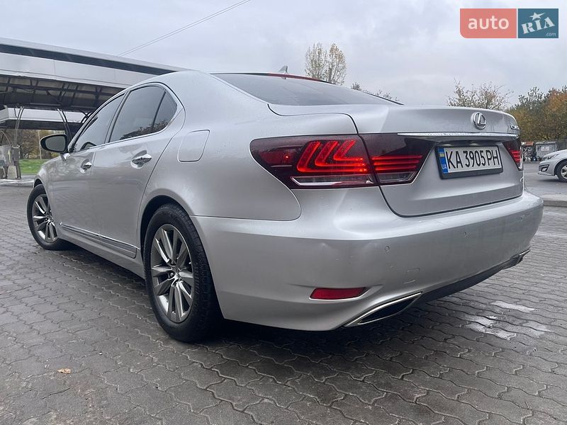 Седан Lexus LS 2013 в Львові