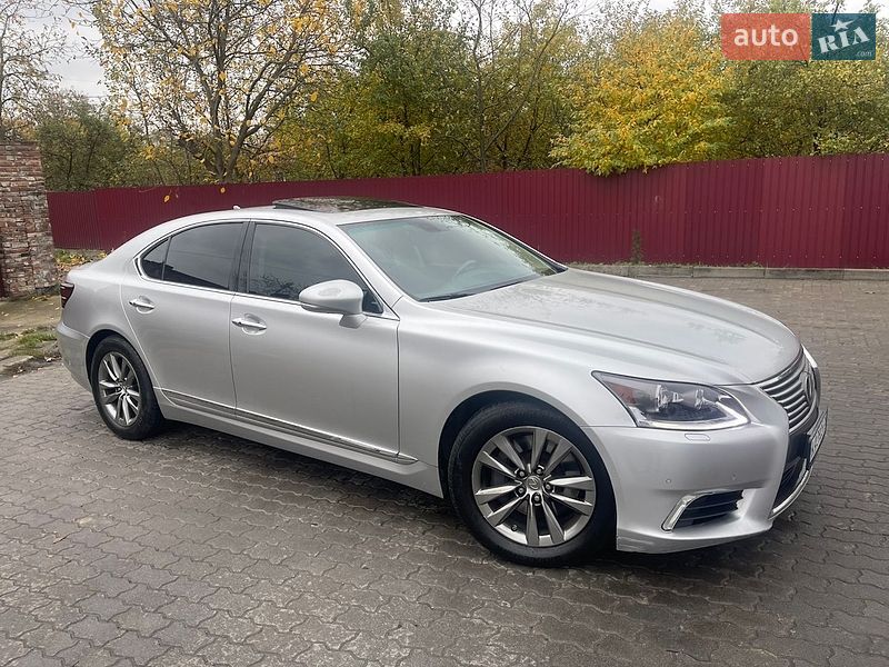 Седан Lexus LS 2013 в Львові