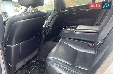 Седан Lexus LS 2013 в Львові