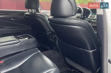 Седан Lexus LS 2013 в Львові