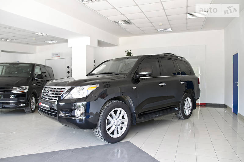 Lexus LX 2011 года