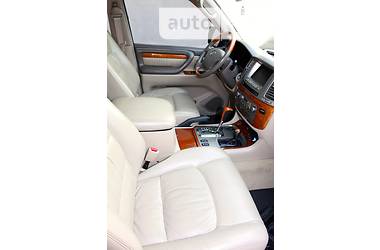 Позашляховик / Кросовер Lexus LX 2003 в 