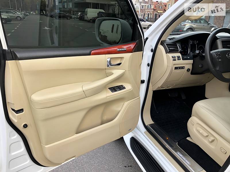 Внедорожник / Кроссовер Lexus LX 2008 в Киеве