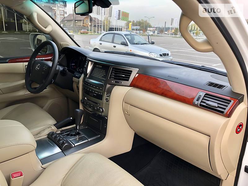 Внедорожник / Кроссовер Lexus LX 2008 в Киеве
