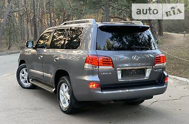 Внедорожник / Кроссовер Lexus LX 2013 в Киеве