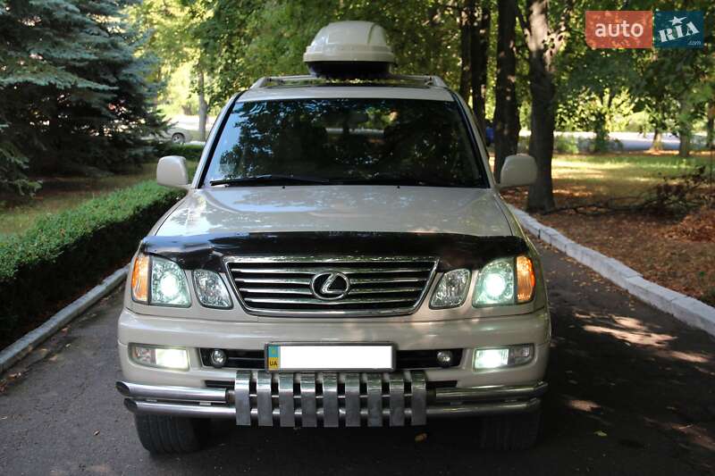 Позашляховик / Кросовер Lexus LX 2006 в 
