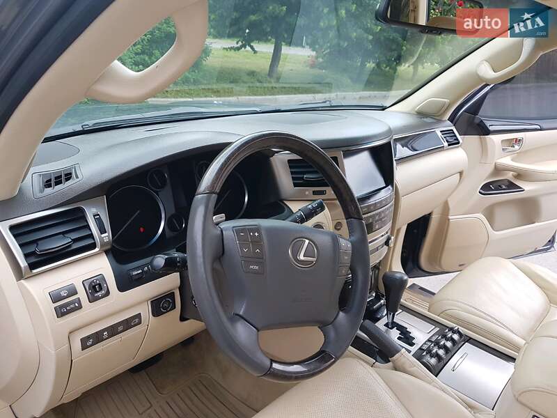 Позашляховик / Кросовер Lexus LX 2012 в Умані