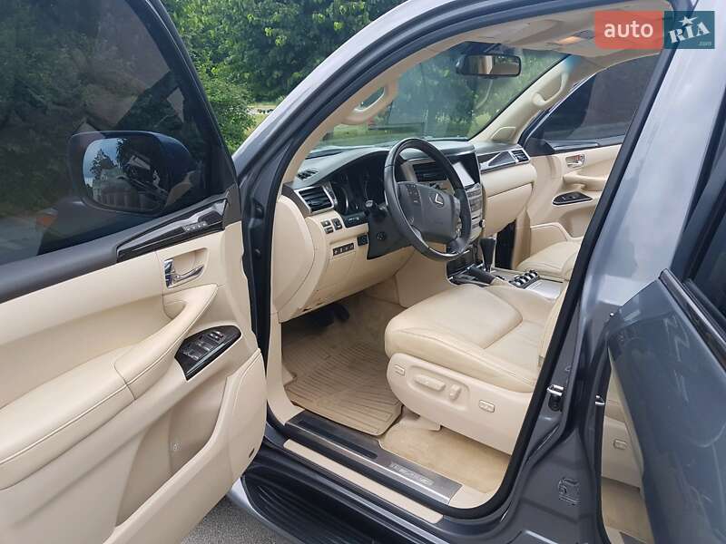 Позашляховик / Кросовер Lexus LX 2012 в Умані