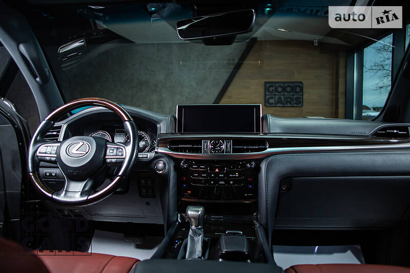 Позашляховик / Кросовер Lexus LX 2017 в Одесі