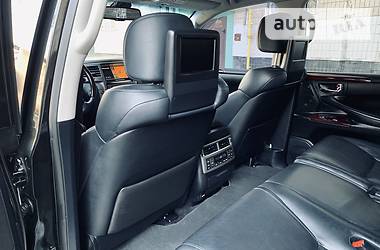 Позашляховик / Кросовер Lexus LX 2014 в 