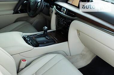 Позашляховик / Кросовер Lexus LX 2017 в 