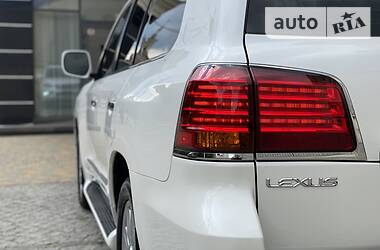 Позашляховик / Кросовер Lexus LX 2008 в 