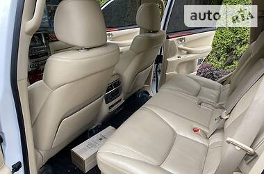 Позашляховик / Кросовер Lexus LX 2008 в 
