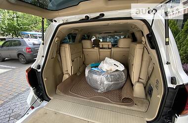 Позашляховик / Кросовер Lexus LX 2008 в 