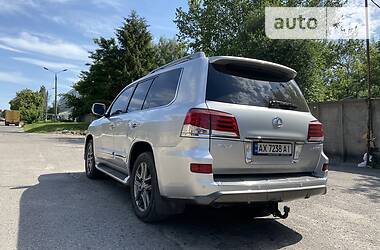 Позашляховик / Кросовер Lexus LX 2013 в 