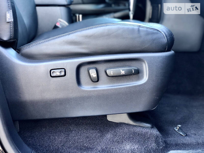 Позашляховик / Кросовер Lexus LX 2011 в Києві