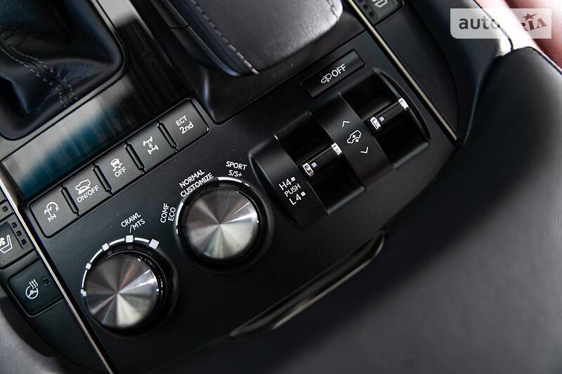 Позашляховик / Кросовер Lexus LX 2017 в Одесі