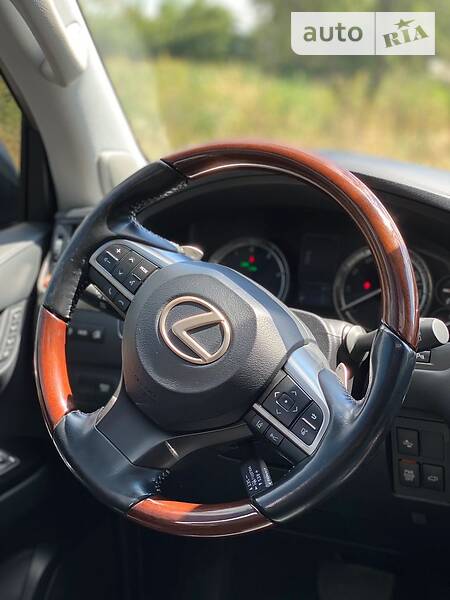 Позашляховик / Кросовер Lexus LX 2017 в Харкові