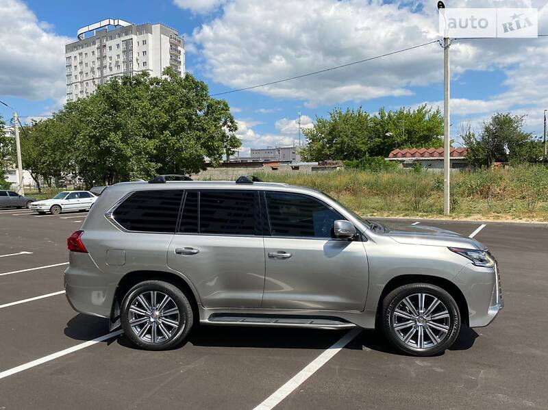 Позашляховик / Кросовер Lexus LX 2017 в Харкові