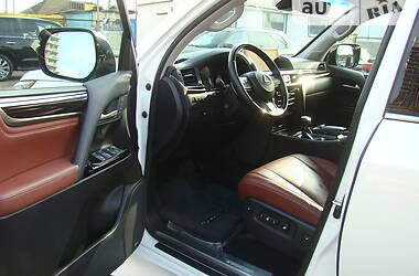 Внедорожник / Кроссовер Lexus LX 2018 в 