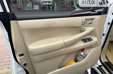Позашляховик / Кросовер Lexus LX 2010 в 