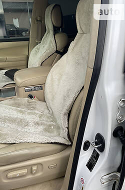 Позашляховик / Кросовер Lexus LX 2010 в 