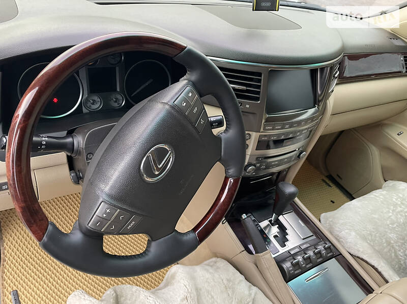 Внедорожник / Кроссовер Lexus LX 2010 в Киеве