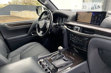 Внедорожник / Кроссовер Lexus LX 2018 в 