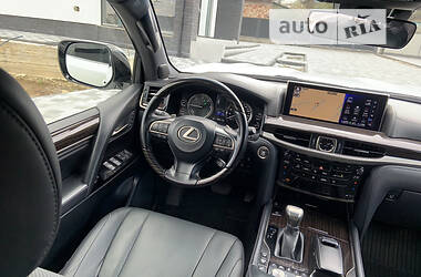 Внедорожник / Кроссовер Lexus LX 2018 в 