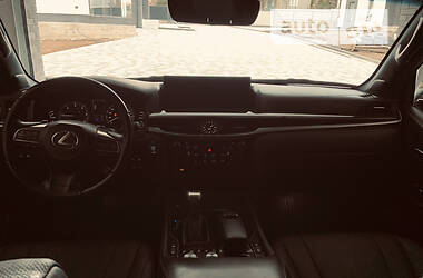 Внедорожник / Кроссовер Lexus LX 2018 в 
