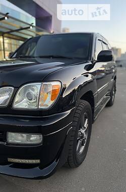 Внедорожник / Кроссовер Lexus LX 2006 в 
