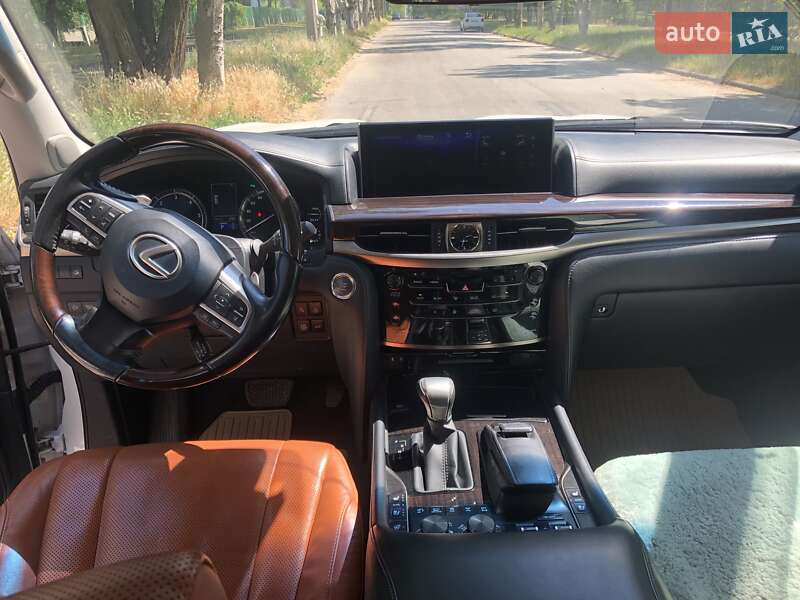 Внедорожник / Кроссовер Lexus LX 2016 в Запорожье