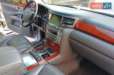 Внедорожник / Кроссовер Lexus LX 2008 в 