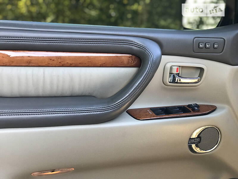 Позашляховик / Кросовер Lexus LX 2006 в Чернігові