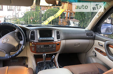 Внедорожник / Кроссовер Lexus LX 2005 в 