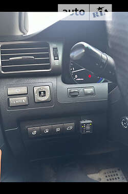 Позашляховик / Кросовер Lexus LX 2010 в 