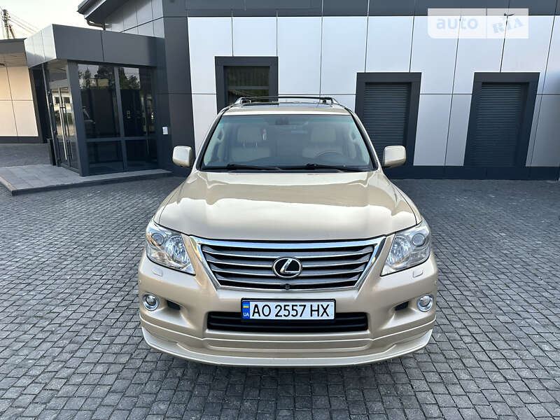 Позашляховик / Кросовер Lexus LX 2008 в 