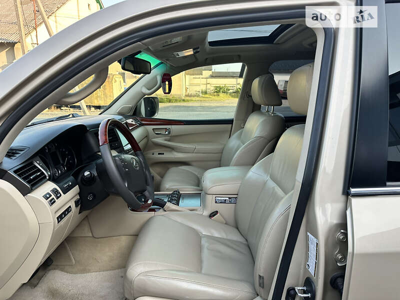 Внедорожник / Кроссовер Lexus LX 2008 в Виноградове