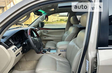 Позашляховик / Кросовер Lexus LX 2008 в 