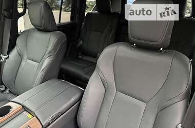 Внедорожник / Кроссовер Lexus LX 2023 в 