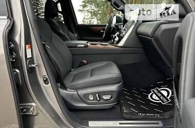 Внедорожник / Кроссовер Lexus LX 2023 в 